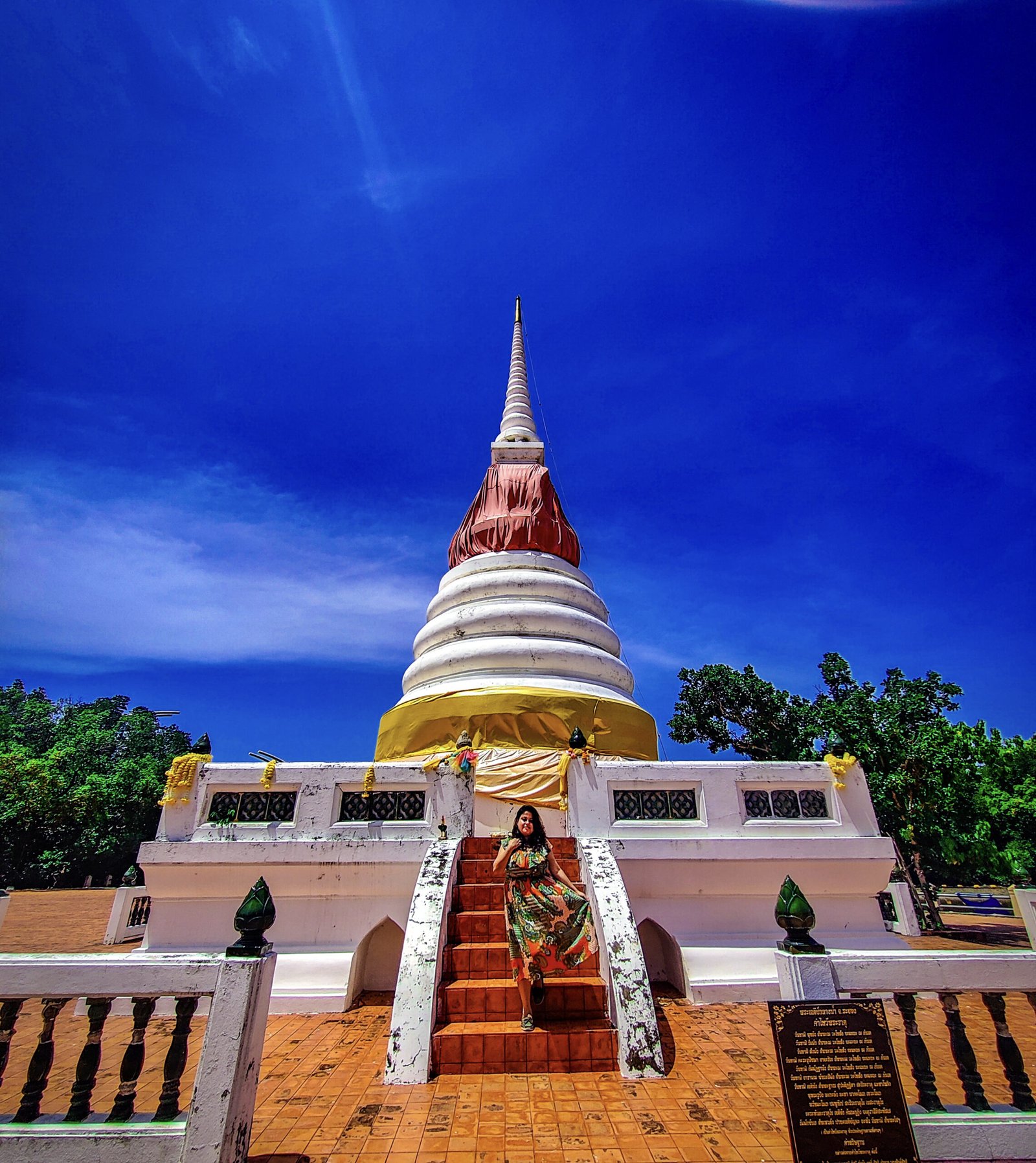 Phra Chedi Klang Nam
